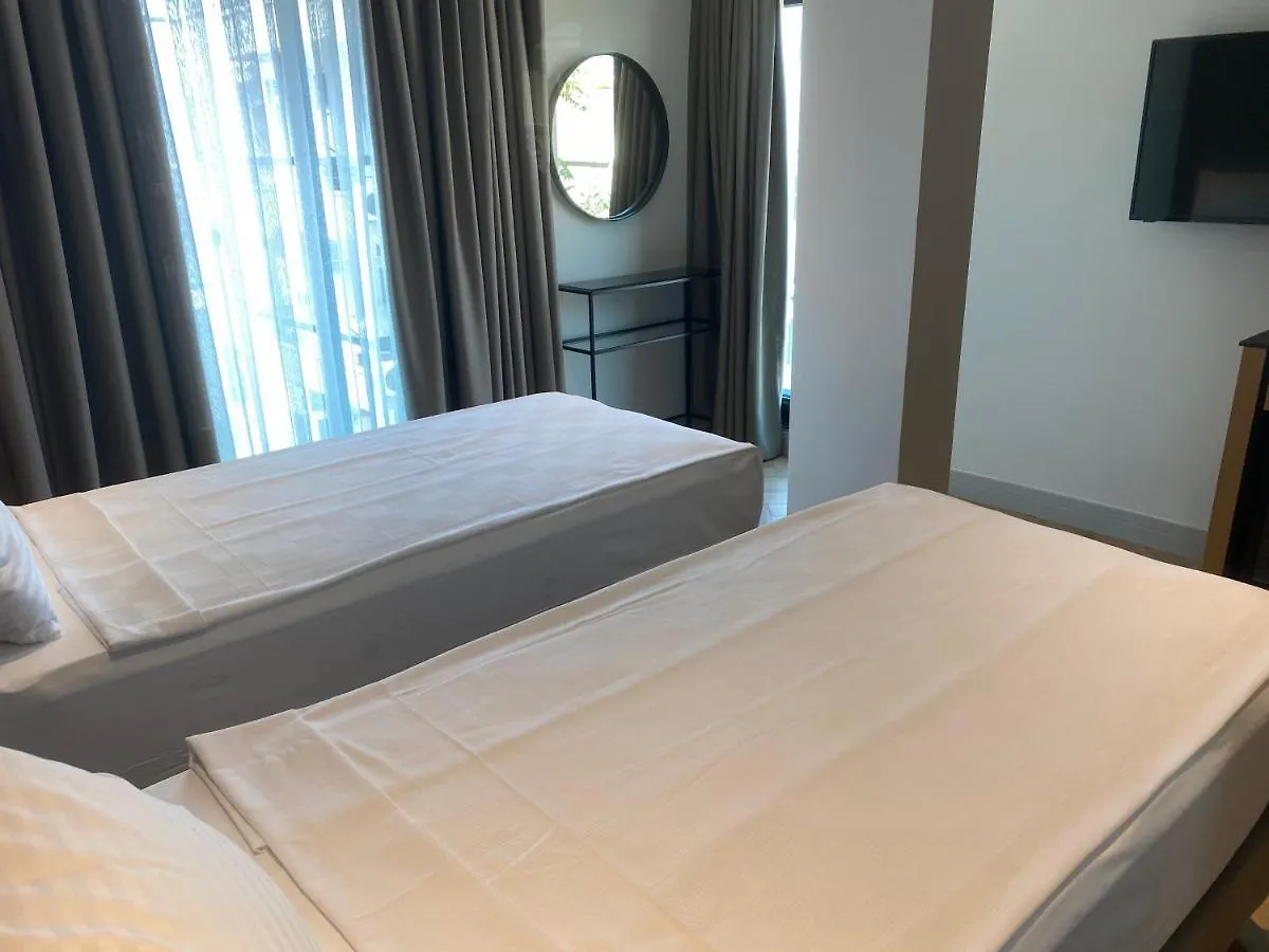 In The Middle Hotel Αττάλεια