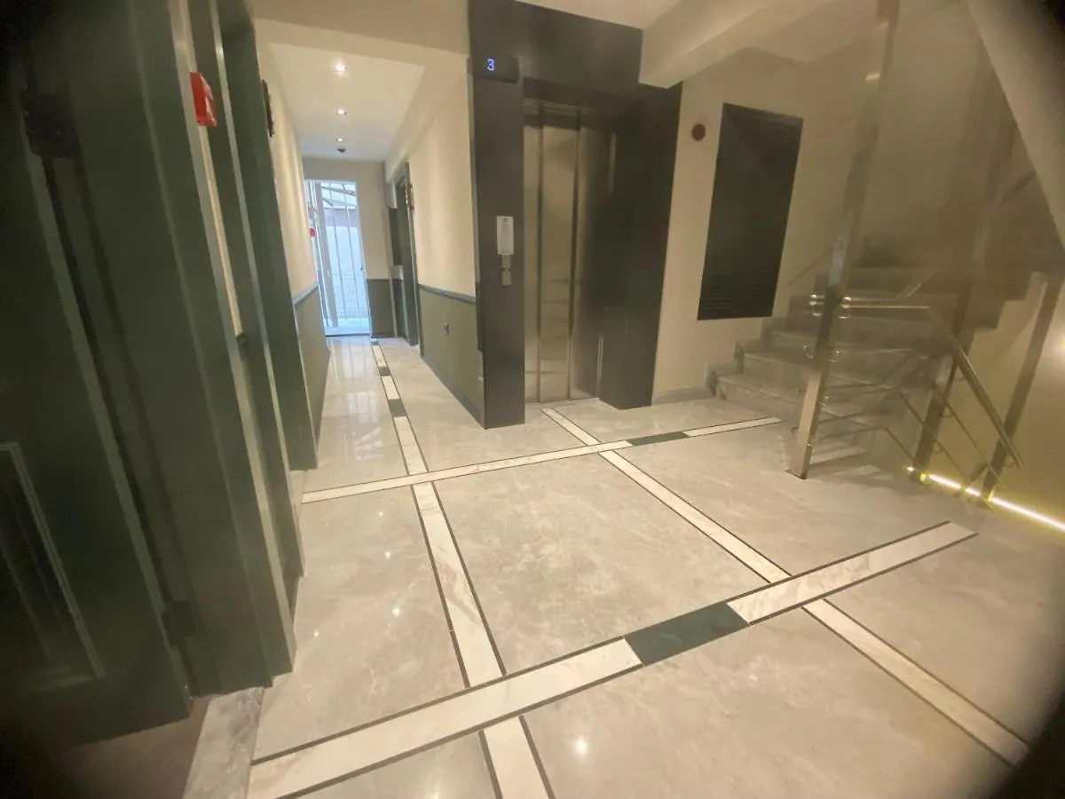 In The Middle Hotel Αττάλεια